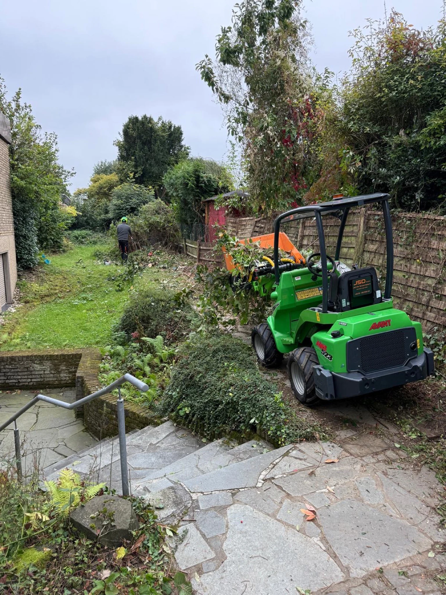 Garten- und Landschaftsbau im Einsatz – JS Dienstleistungen GmbH